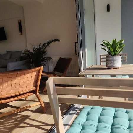Sunny New Lovely Apartment 60 Meters From The Metro أثينا المظهر الخارجي الصورة