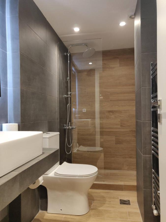 Sunny New Lovely Apartment 60 Meters From The Metro أثينا المظهر الخارجي الصورة