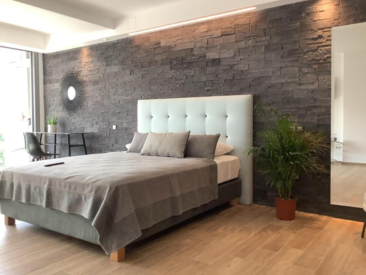 Sunny New Lovely Apartment 60 Meters From The Metro أثينا المظهر الخارجي الصورة