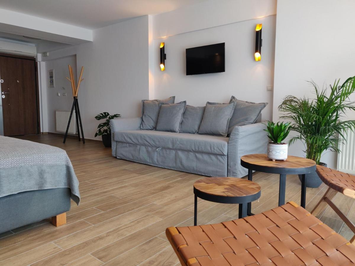 Sunny New Lovely Apartment 60 Meters From The Metro أثينا المظهر الخارجي الصورة