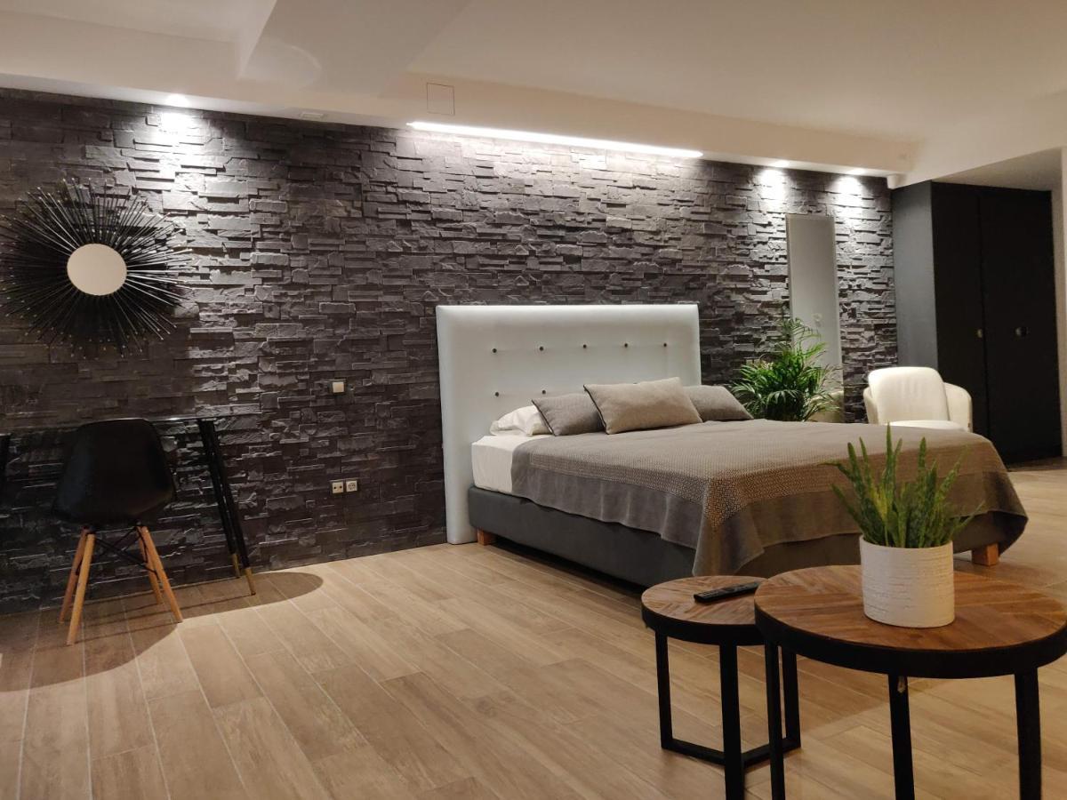 Sunny New Lovely Apartment 60 Meters From The Metro أثينا المظهر الخارجي الصورة
