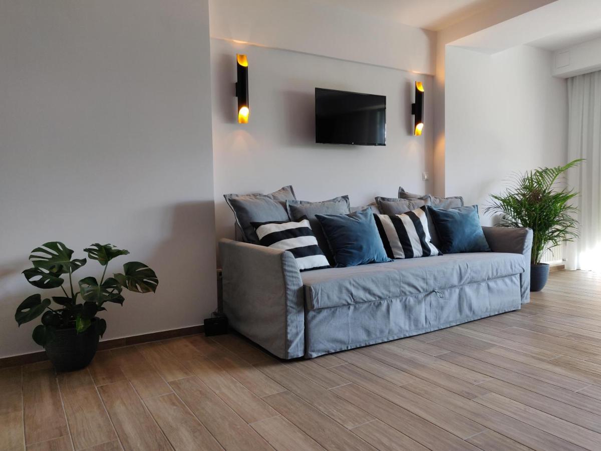 Sunny New Lovely Apartment 60 Meters From The Metro أثينا المظهر الخارجي الصورة